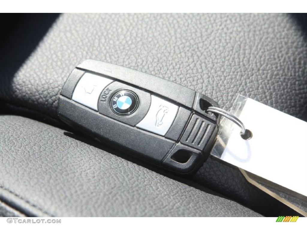 2011 BMW X5 xDrive 35i Keys Photos