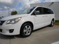 2009 Calla Lilly White Volkswagen Routan SEL  photo #3