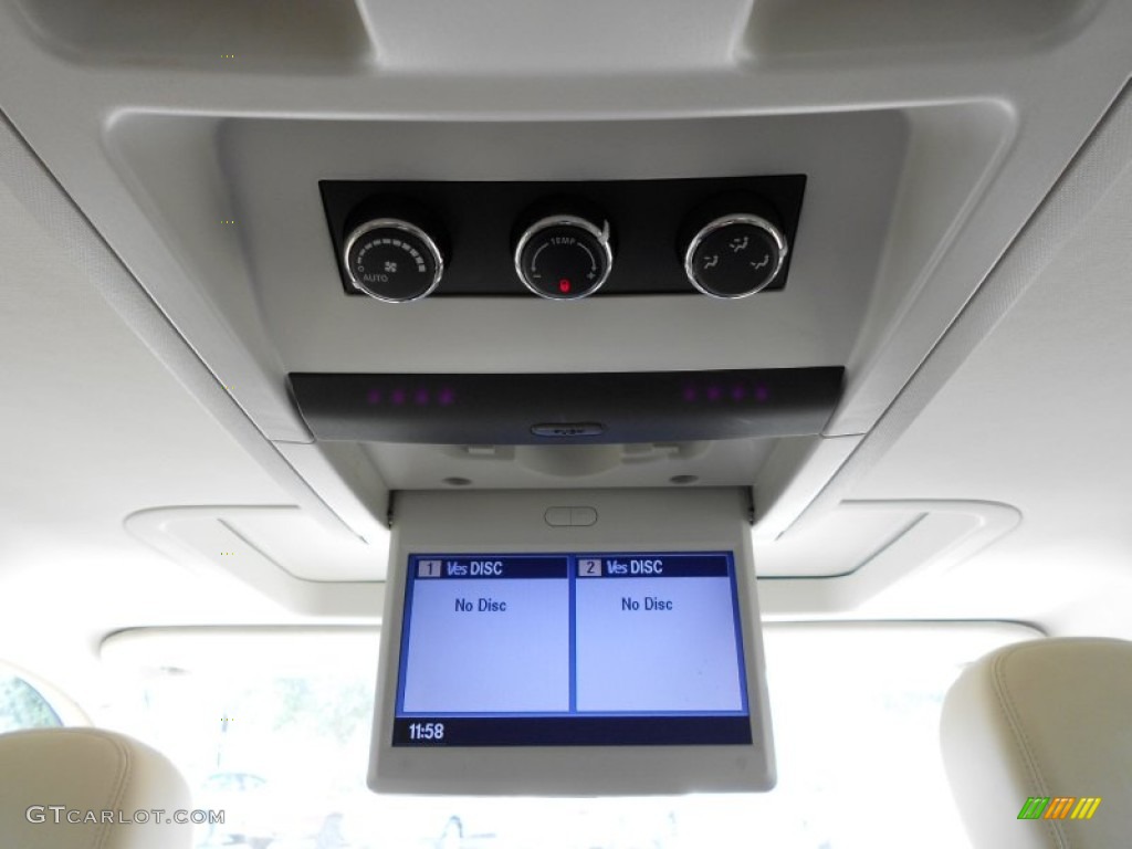 2009 Volkswagen Routan SEL Controls Photo #55763354