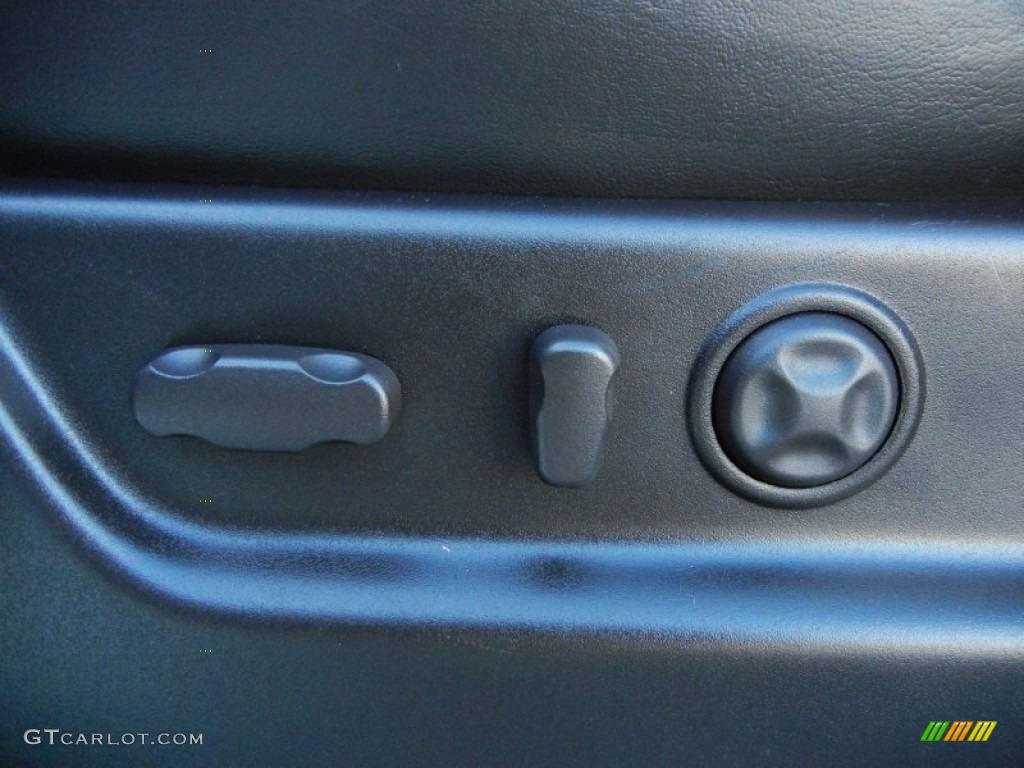 2009 GMC Yukon XL Denali Controls Photo #55764866