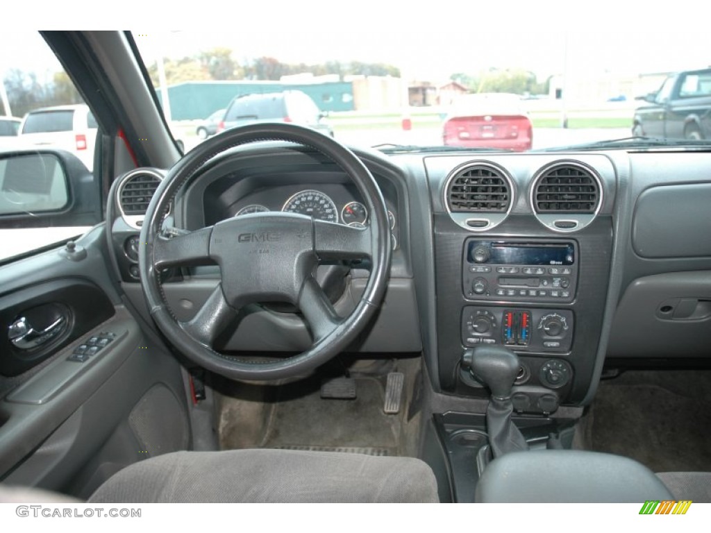 2002 Envoy SLE 4x4 - Fire Red / Medium Pewter photo #8
