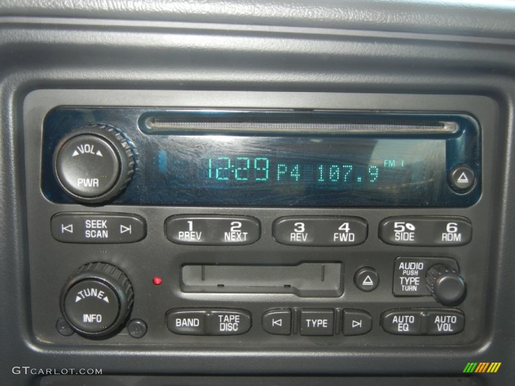 2006 GMC Sierra 1500 SLE Crew Cab Audio System Photo #55772500