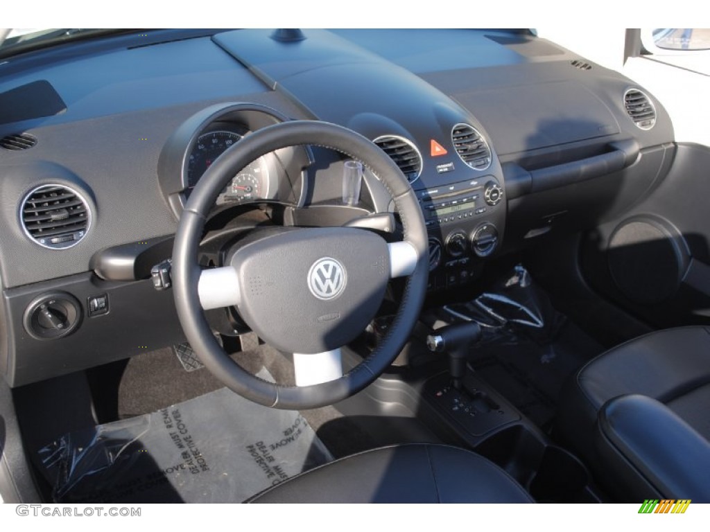 2009 Volkswagen New Beetle 2.5 Convertible Black Dashboard Photo #55773149