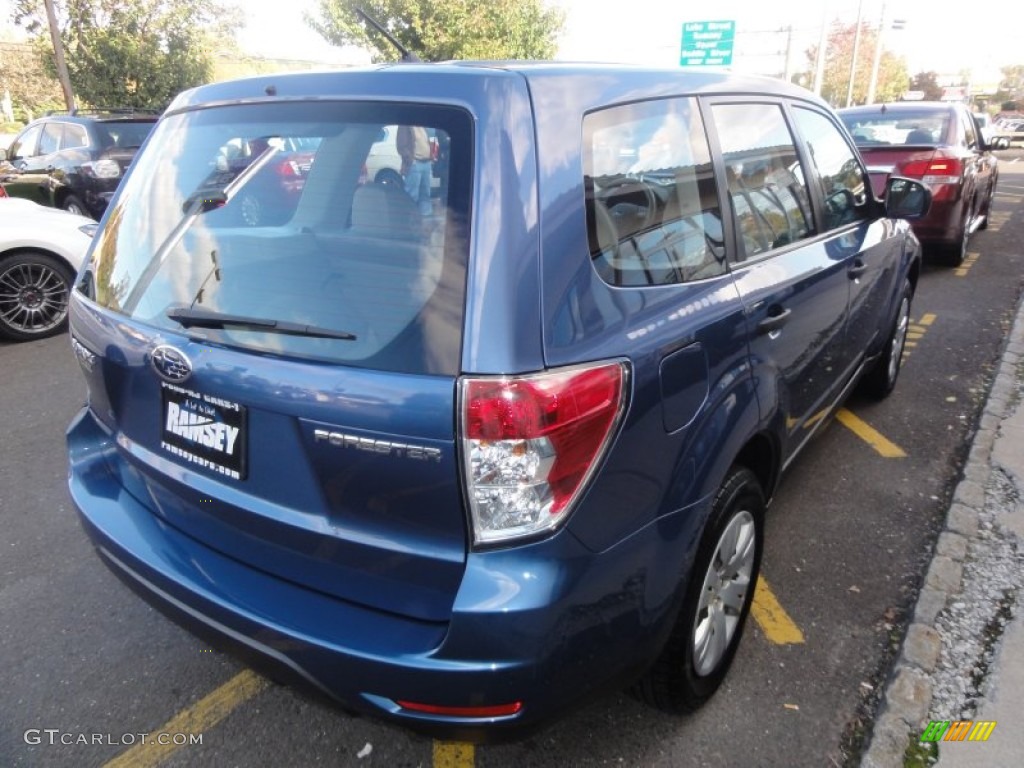 2009 Forester 2.5 X - Newport Blue Pearl / Platinum photo #7