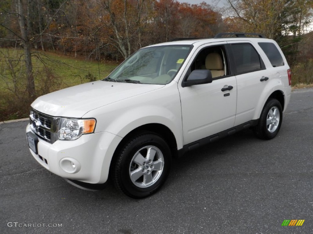 2009 Escape XLT V6 4WD - White Suede / Camel photo #1