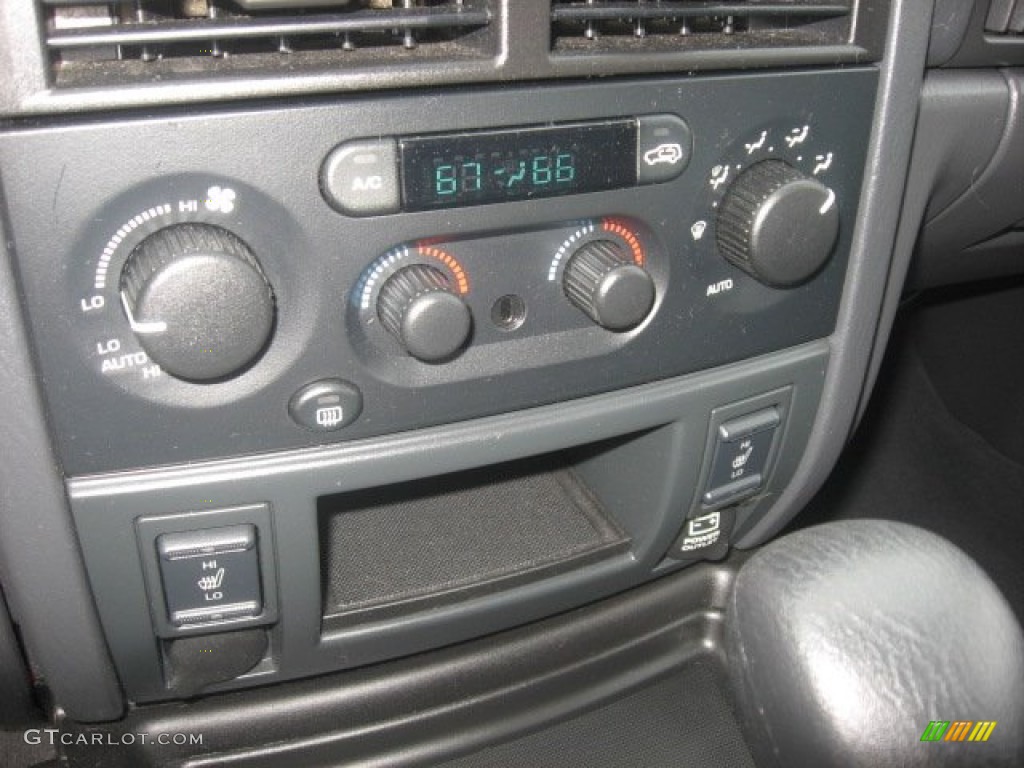 2004 Jeep Grand Cherokee Limited 4x4 Controls Photo #55780484