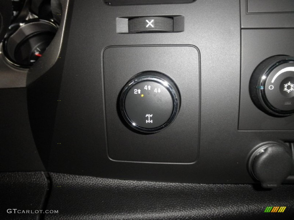 2012 GMC Sierra 3500HD SLE Crew Cab 4x4 Chassis Controls Photo #55786043