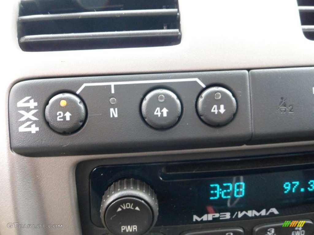 2008 GMC Canyon SL Extended Cab 4x4 Controls Photo #55789085