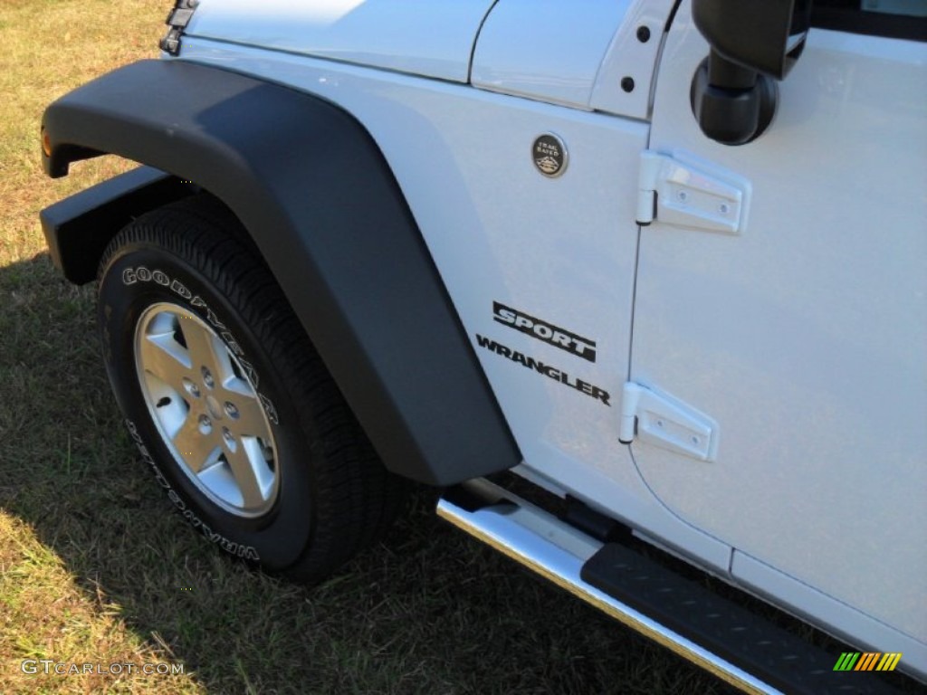 2012 Wrangler Sport S 4x4 - Bright White / Black photo #14