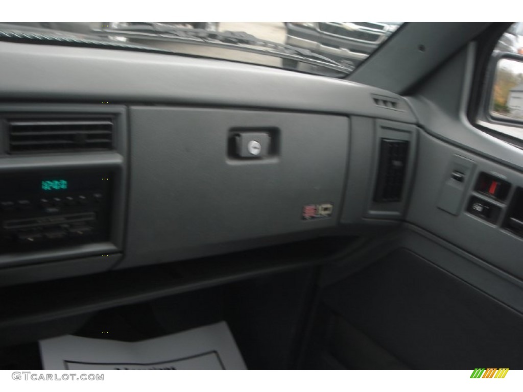 1994 S10 Blazer 4x4 - Forest Green Metallic / Gray photo #13