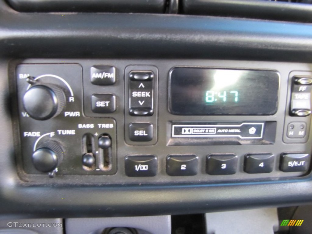 1999 Dodge Ram 1500 SLT Extended Cab 4x4 Audio System Photo #55795892