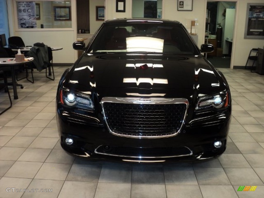 2012 300 SRT8 - Gloss Black / Black/Radar Red photo #2