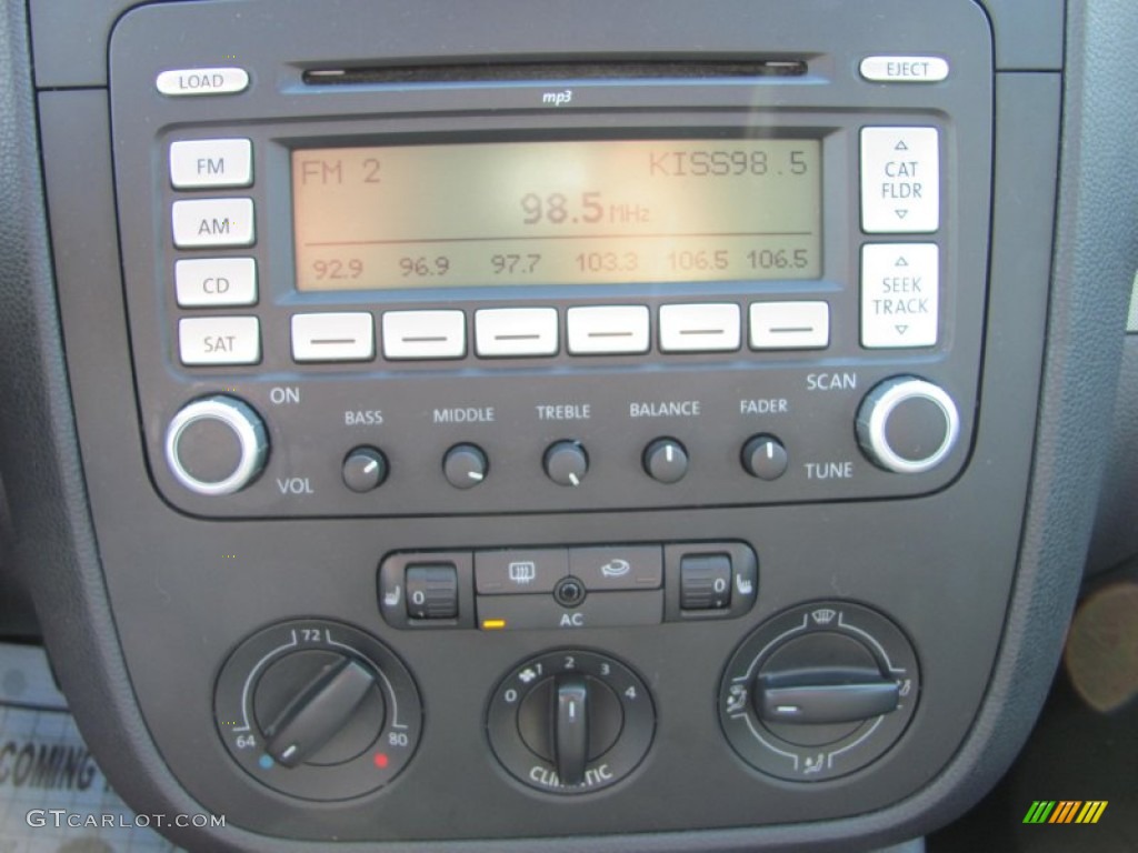 2007 Volkswagen Rabbit 4 Door Controls Photo #55797917