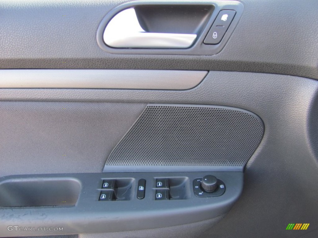 2007 Volkswagen Rabbit 4 Door Controls Photo #55797932