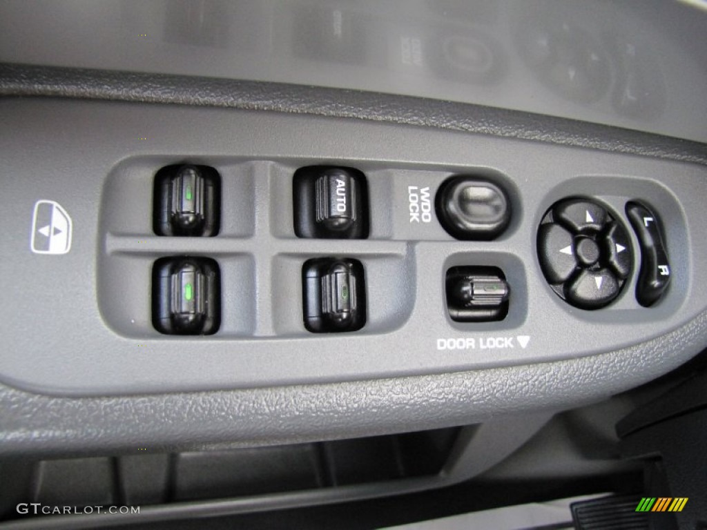 2008 Dodge Ram 1500 ST Quad Cab 4x4 Controls Photo #55799060