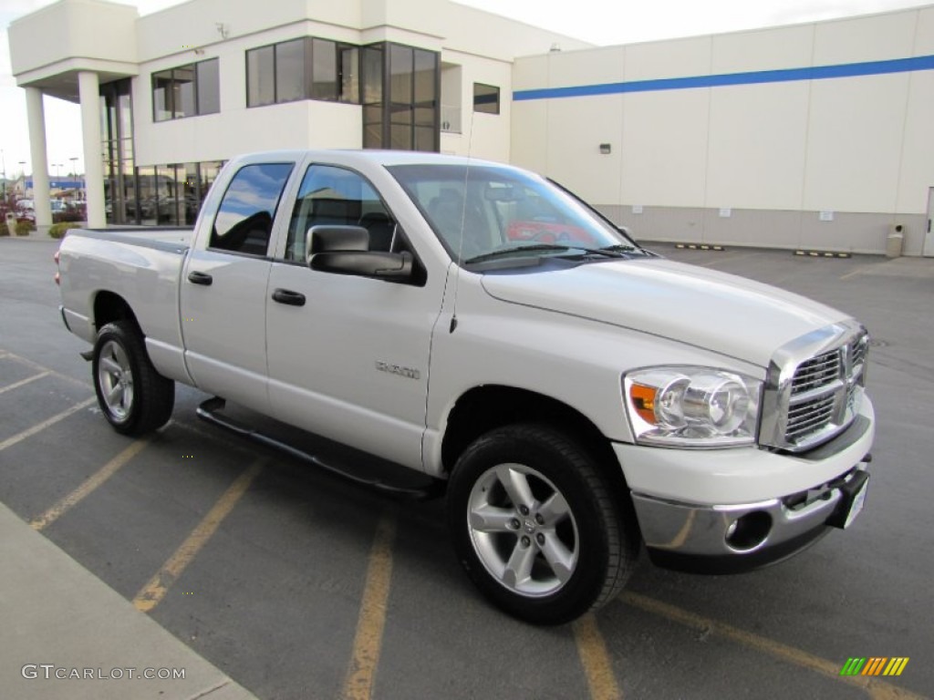 2008 Ram 1500 ST Quad Cab 4x4 - Bright White / Medium Slate Gray photo #28