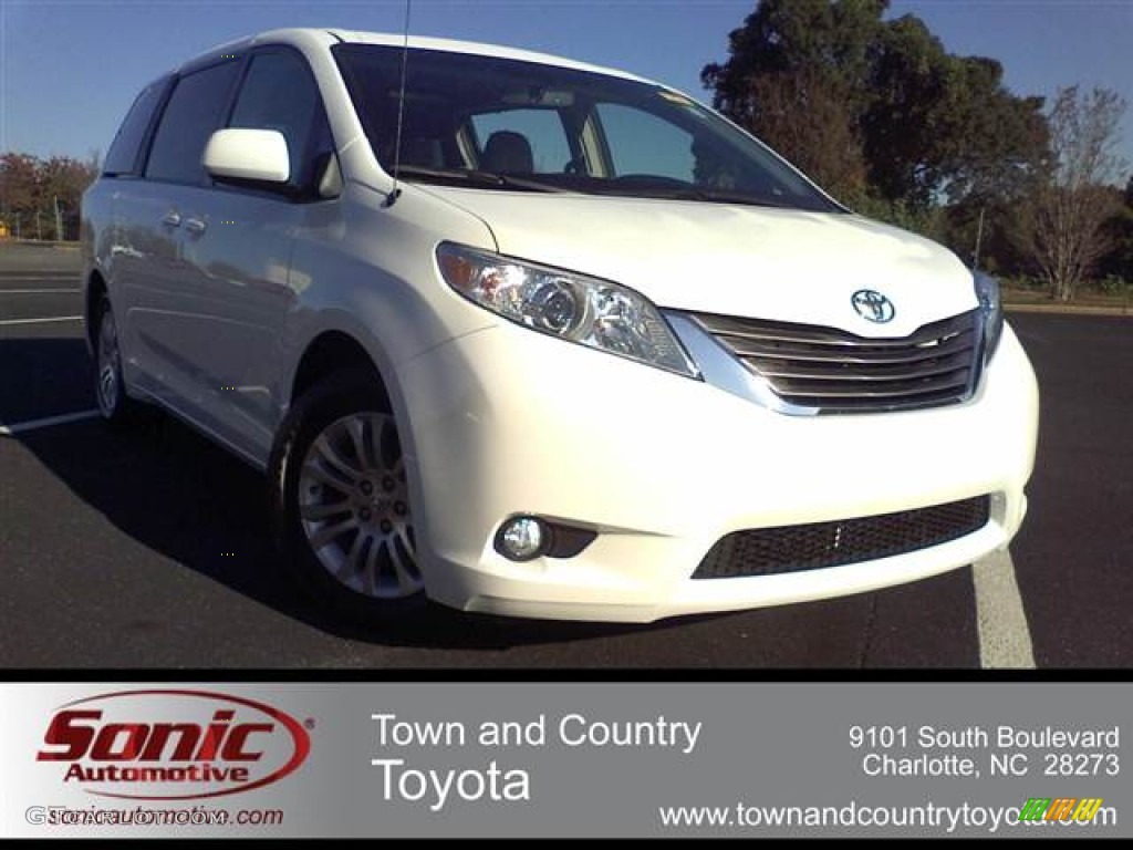 2011 Sienna XLE - Super White / Bisque photo #1