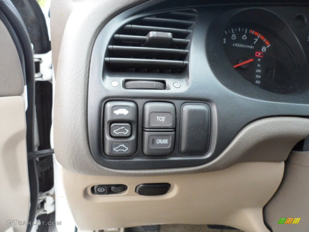 2001 Acura CL 3.2 Controls Photos