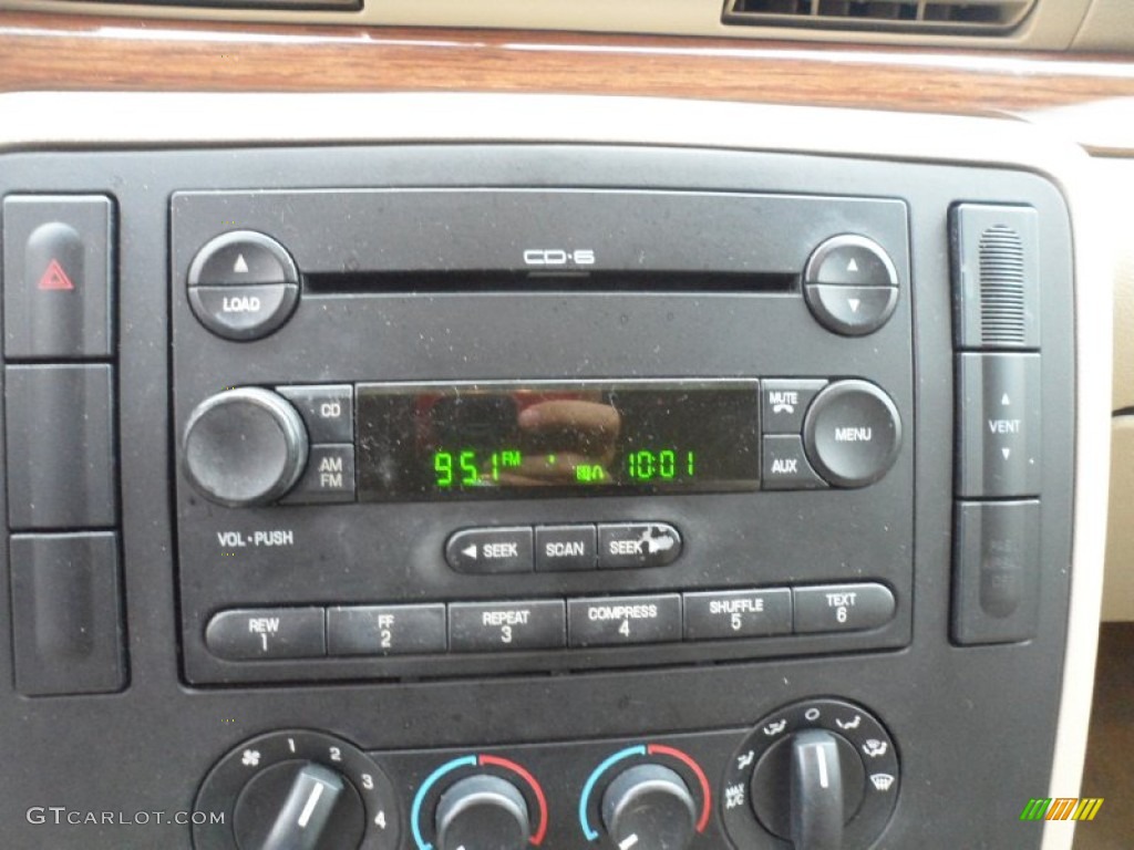 2005 Ford Freestar SEL Audio System Photos