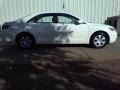 Super White - Camry LE Photo No. 17