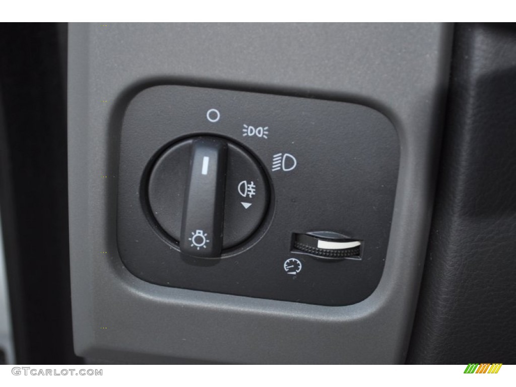 2005 Land Rover LR3 V8 SE Controls Photo #55805282