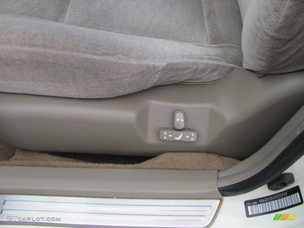 2004 Optima EX - Pearl White / Beige photo #10