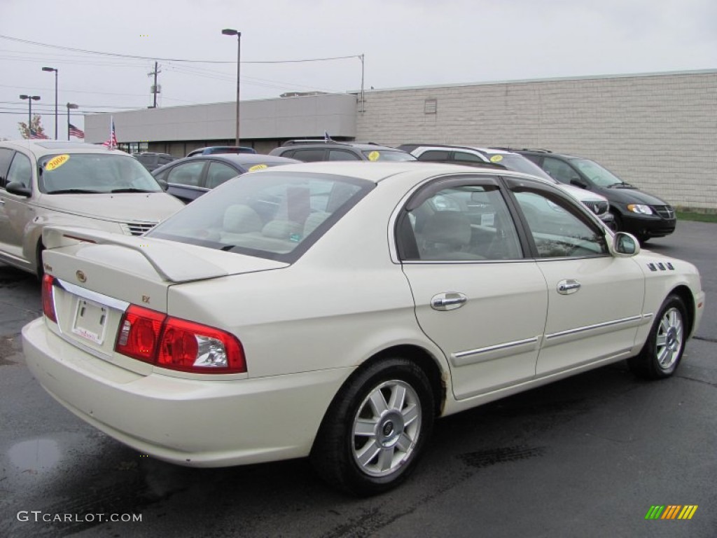 2004 Optima EX - Pearl White / Beige photo #17