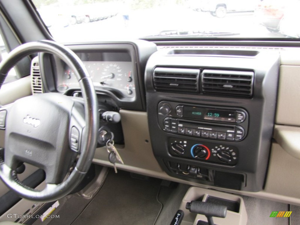 2006 Wrangler Unlimited 4x4 - Light Khaki Metallic / Khaki photo #17