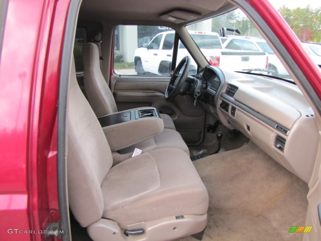 Beige Interior 1995 Ford F150 XL Extended Cab 4x4 Photo #55806146