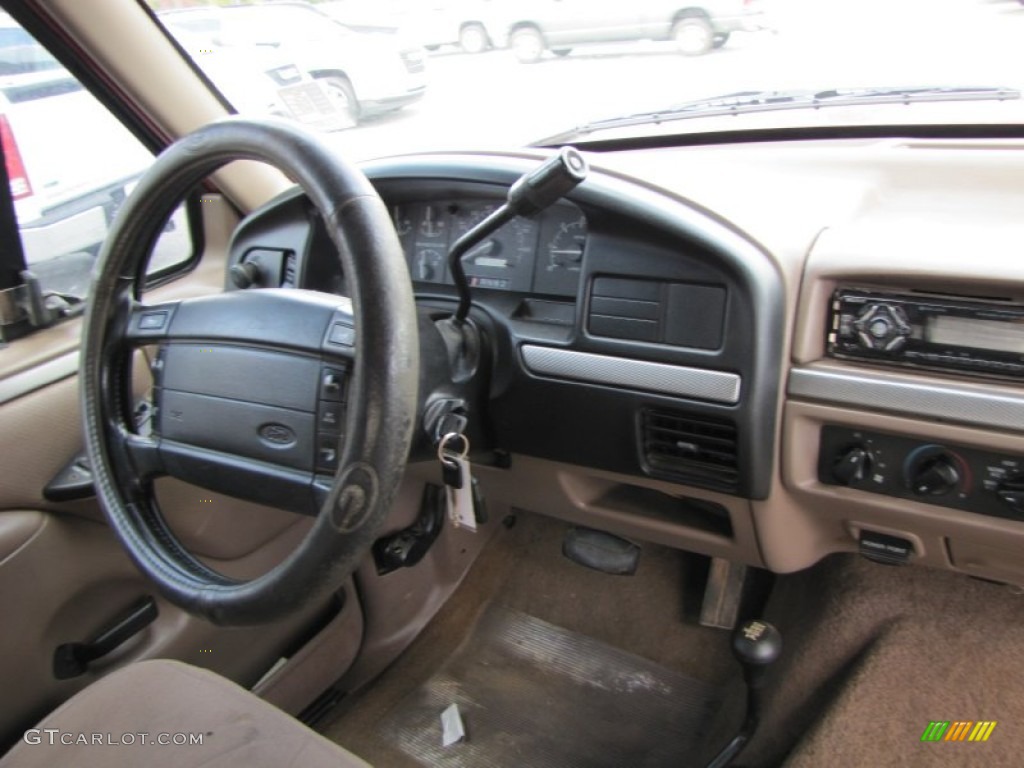 1995 Ford F150 XL Extended Cab 4x4 Beige Dashboard Photo #55806155