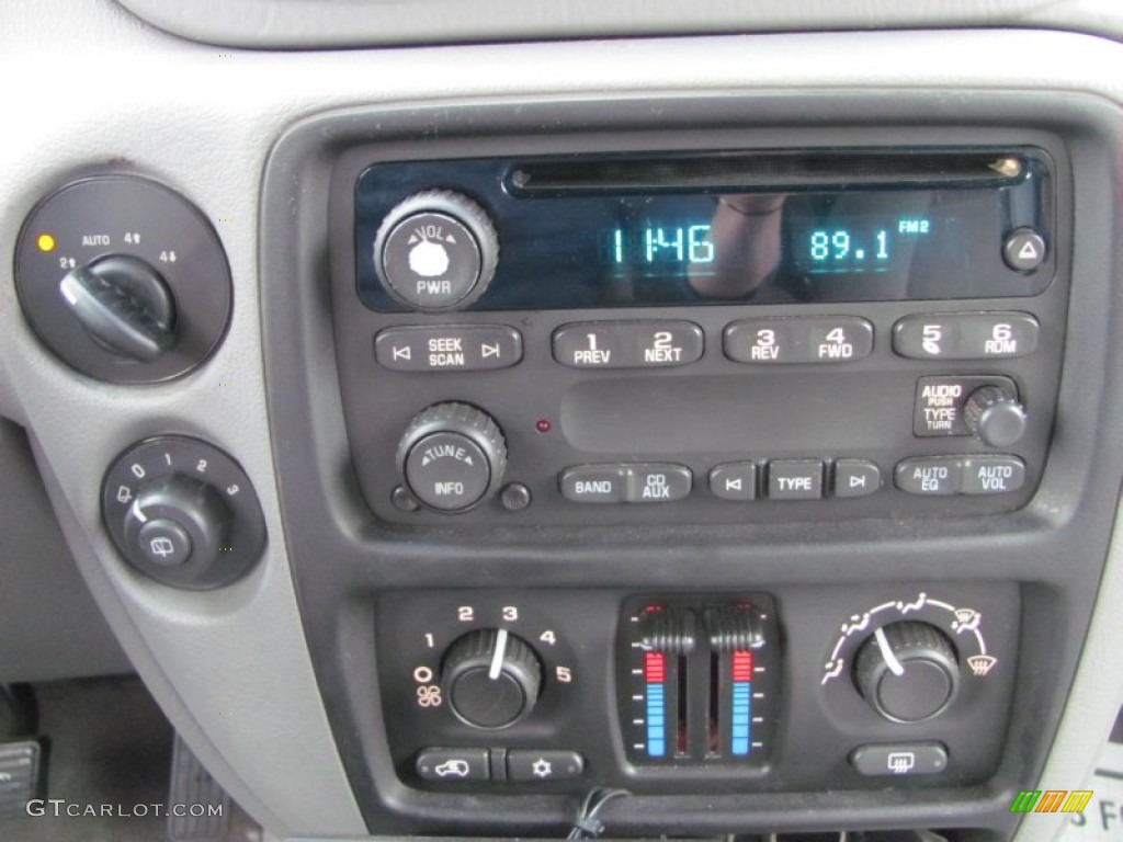 2005 TrailBlazer LS 4x4 - Emerald Jewel Green Metallic / Light Gray photo #5