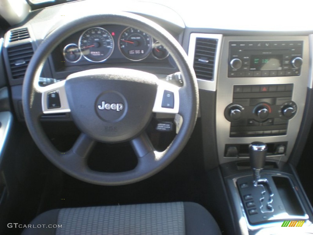 2008 Grand Cherokee Laredo - Bright Silver Metallic / Dark Slate Gray/Light Graystone photo #19