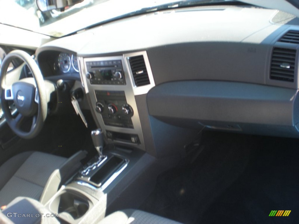 2008 Grand Cherokee Laredo - Bright Silver Metallic / Dark Slate Gray/Light Graystone photo #24