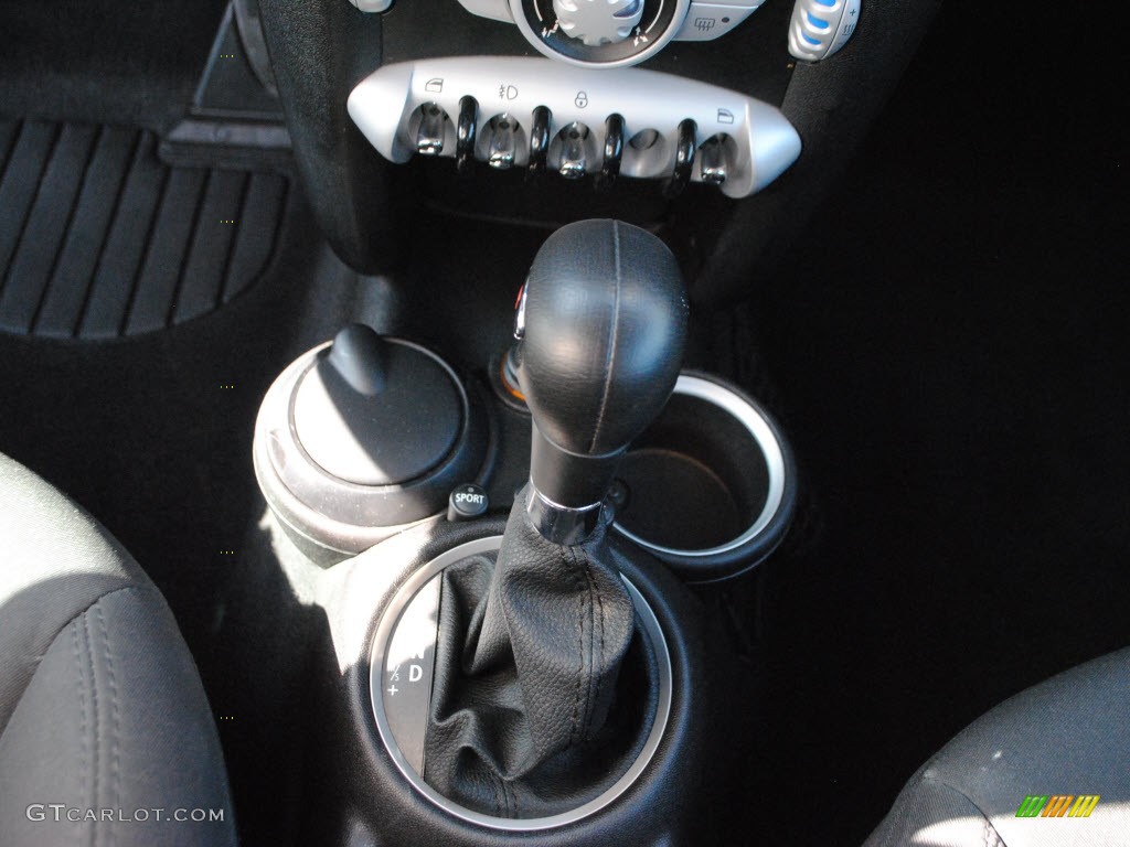 2009 Cooper S Hardtop - Pepper White / Checkered Carbon Black/Black photo #25