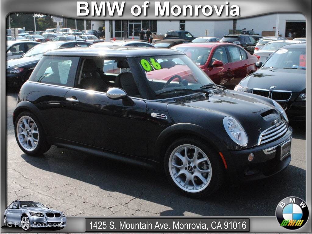 Astro Black Metallic Mini Cooper