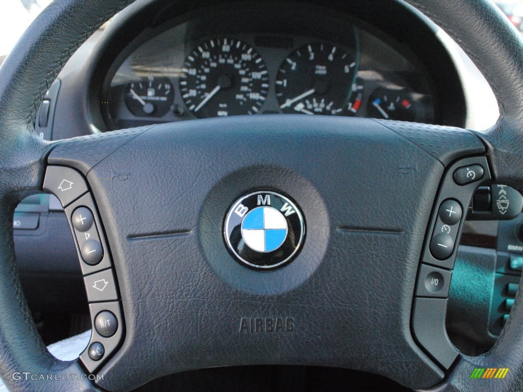 2005 3 Series 325i Wagon - Jet Black / Black photo #18