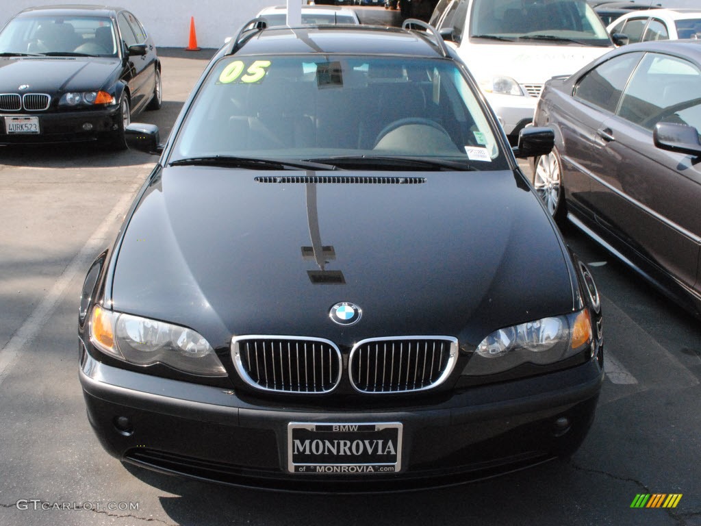 2005 3 Series 325i Wagon - Jet Black / Black photo #25