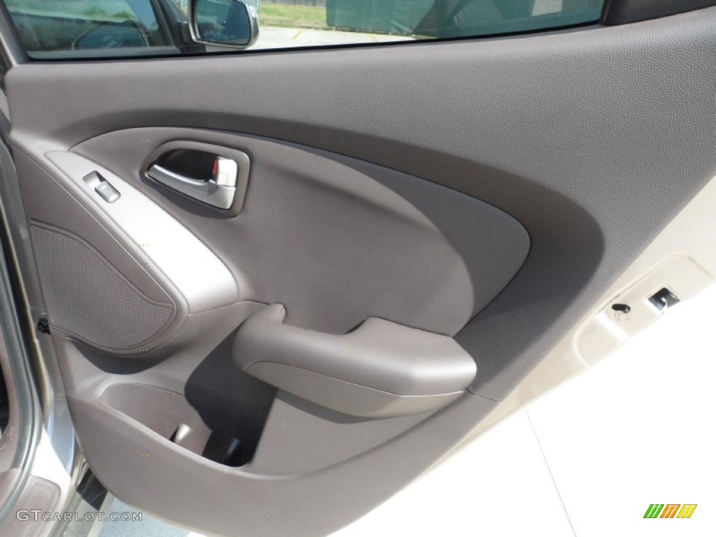 2012 Hyundai Tucson GLS Taupe Door Panel Photo #55816772