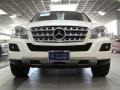 Arctic White - ML 350 4Matic Photo No. 2