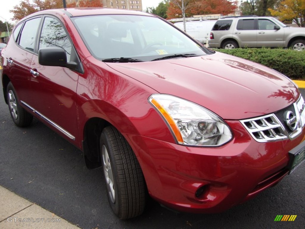 2011 Rogue S AWD - Cayenne Red / Black photo #10