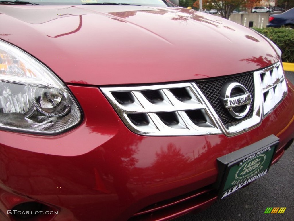 2011 Rogue S AWD - Cayenne Red / Black photo #11