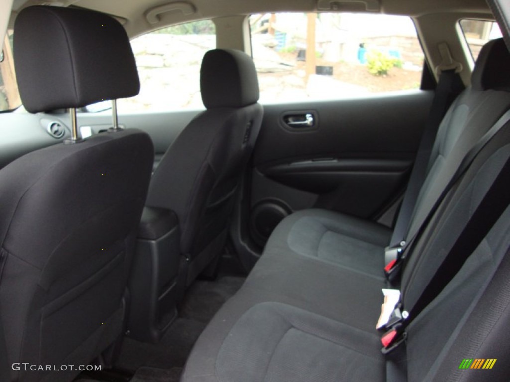 2011 Rogue S AWD - Cayenne Red / Black photo #26