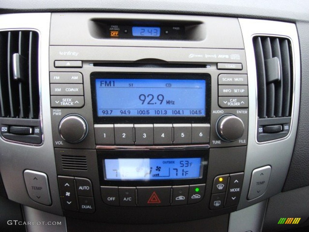 2010 Hyundai Sonata Limited Controls Photo #55829060