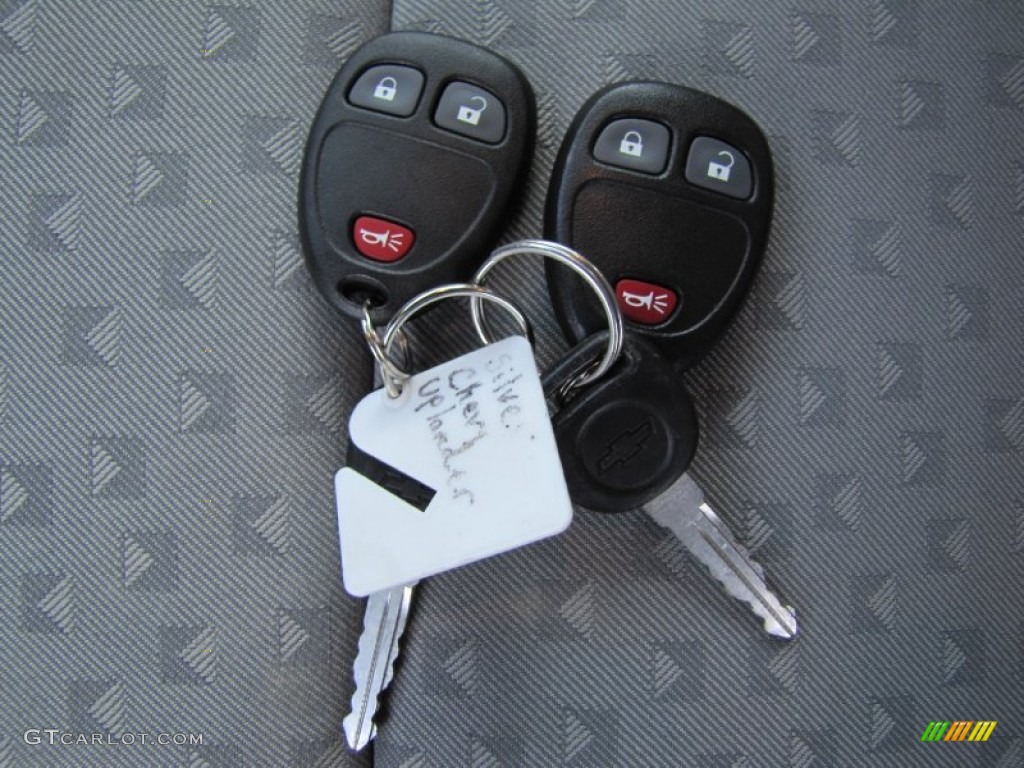 2007 Chevrolet Uplander LS Keys Photos