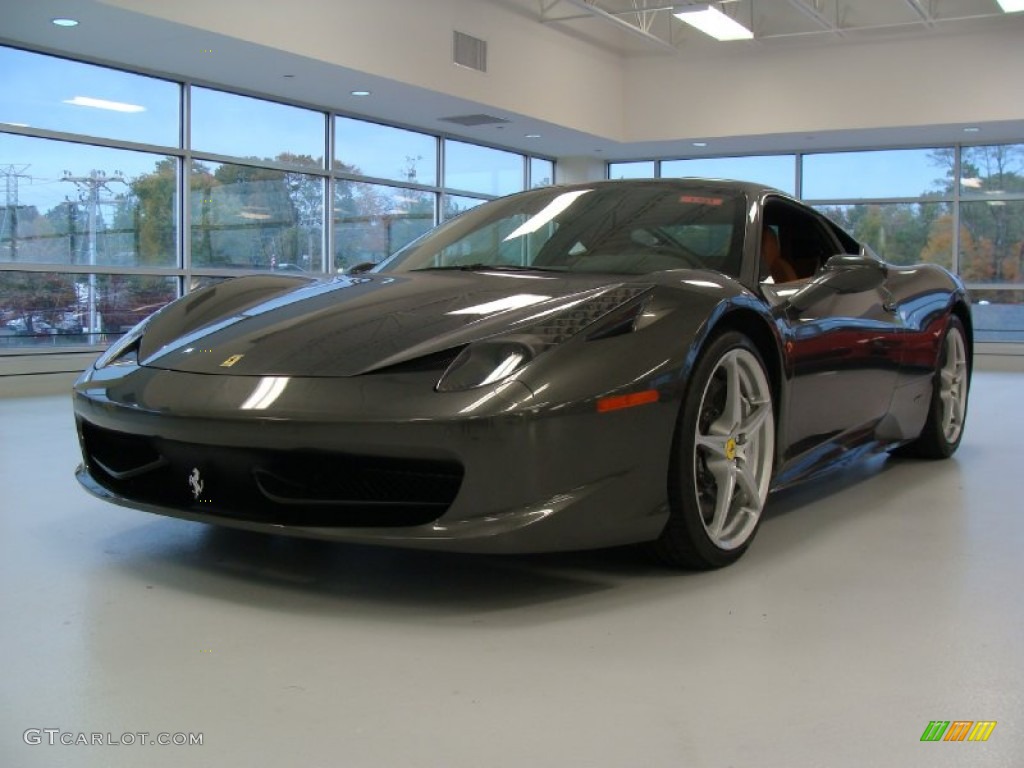 2010 458 Italia - Grigio Silverstone (Dark Grey Metallic) / Cuoio photo #1