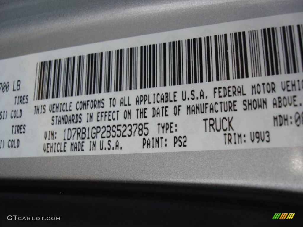 2011 Ram 1500 ST Quad Cab - Bright Silver Metallic / Dark Slate Gray/Medium Graystone photo #21