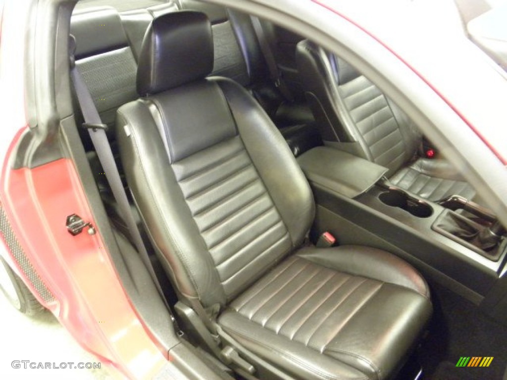 Dark Charcoal Interior 2006 Ford Mustang GT Premium Coupe Photo #55833321