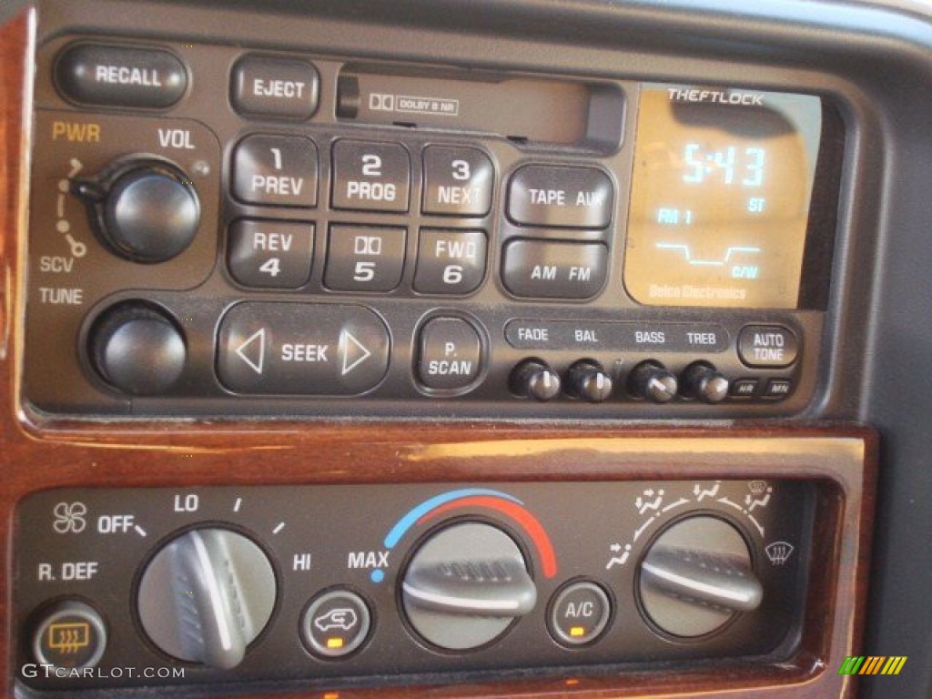 1997 Chevrolet Suburban C1500 LS Audio System Photo #55836443