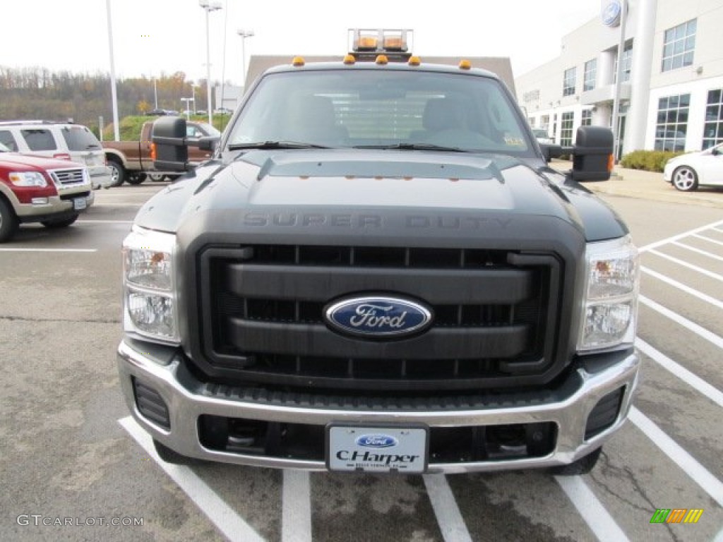 2011 F350 Super Duty XL Regular Cab 4x4 Chassis Stake Truck - Forest Green Metallic / Steel photo #6
