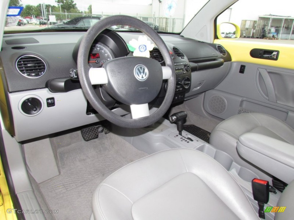 2007 Volkswagen New Beetle 2.5 Coupe Grey Dashboard Photo #55845641